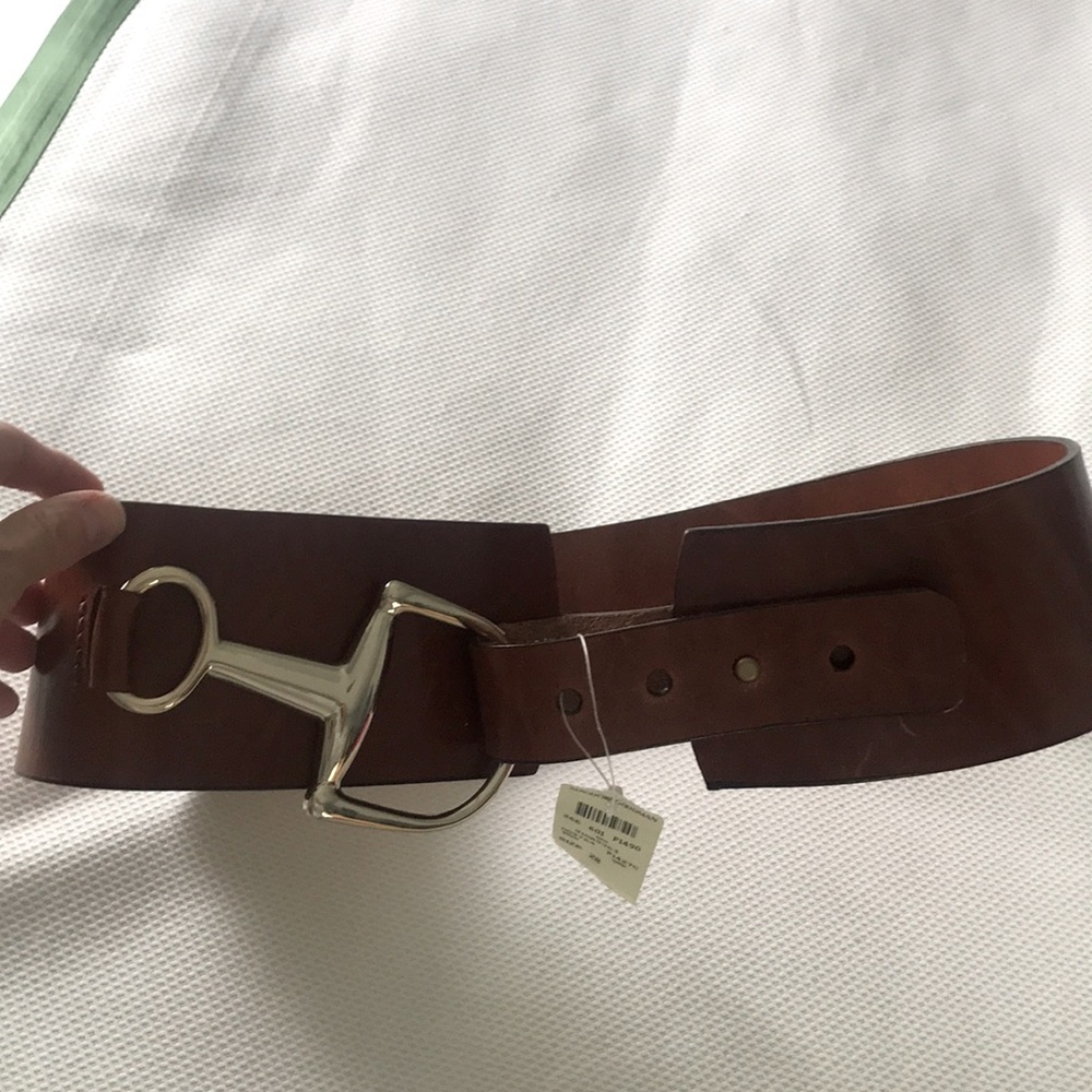 Beautiful horse bit leather belt NWT